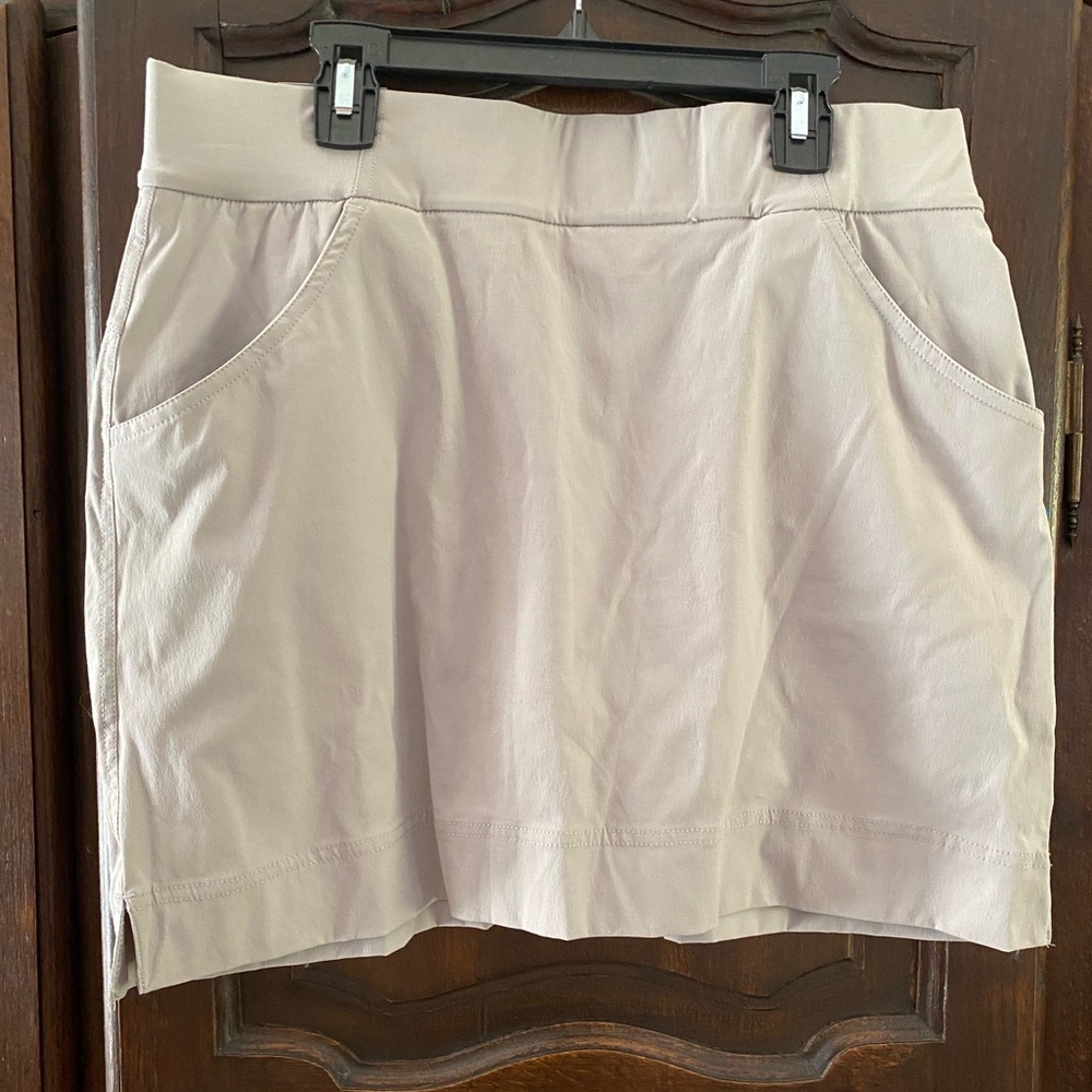 Columbia omnishield gray stretch skort M NWT